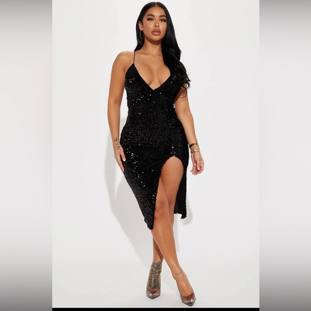 NWOT sequin midi dress size M from fashionova